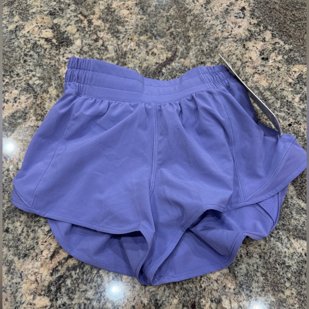 Lululemon Hotty hot shorts 2.5 in.